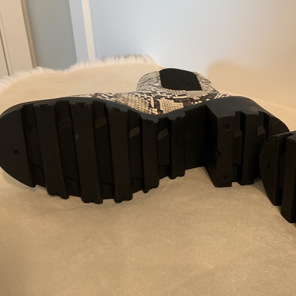 HARLOW BOOTS - Picture 6 of 8